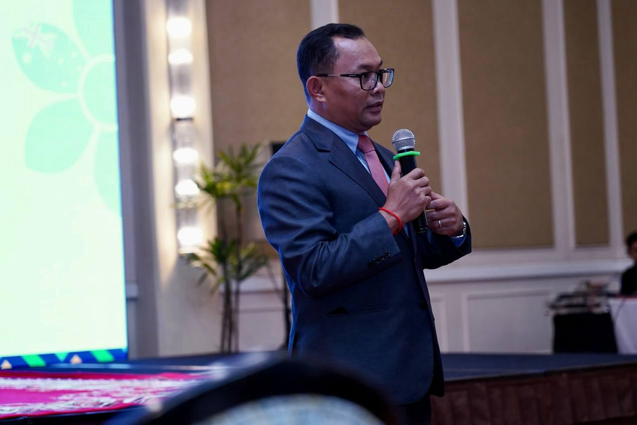 Australia is committed to supporting our alumni community to use their skills, knowledge and networks