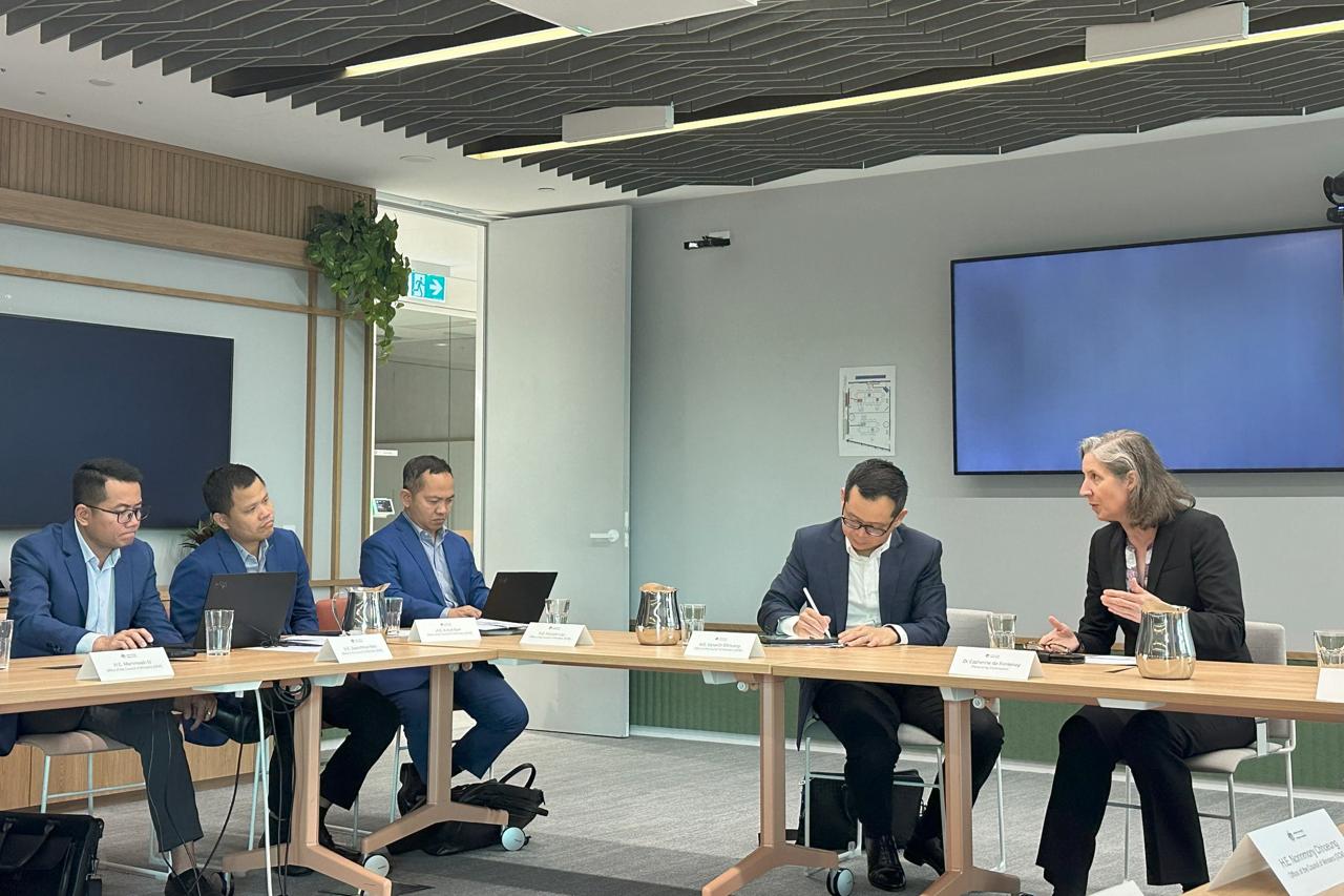 Australia is helping Cambodia strengthen public institutions to achieve its national economic goals 