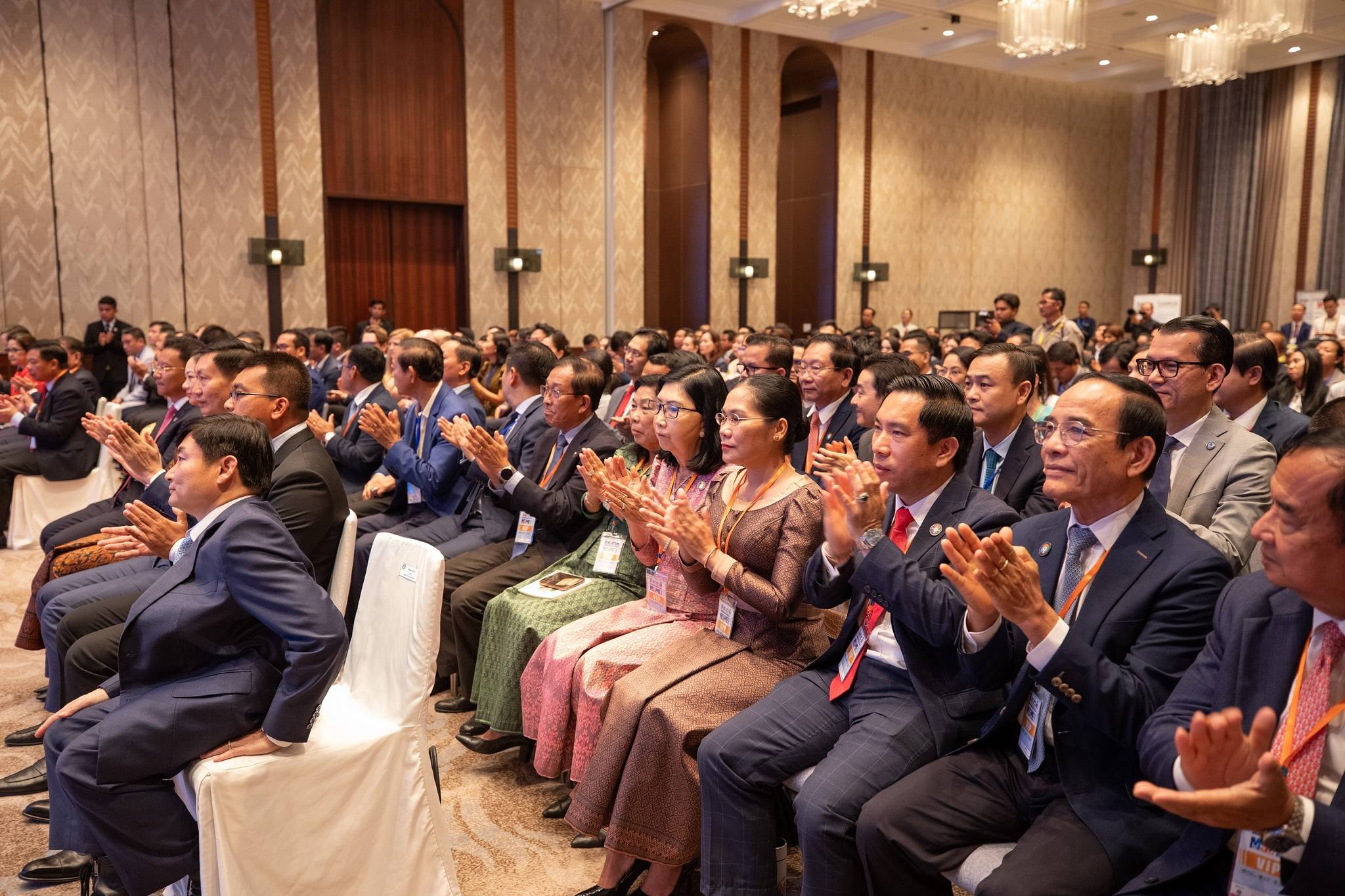 Cambodia, Australia Launch Digital Platform for Registration of SMEs, Handicrafts and Industry Sectors 