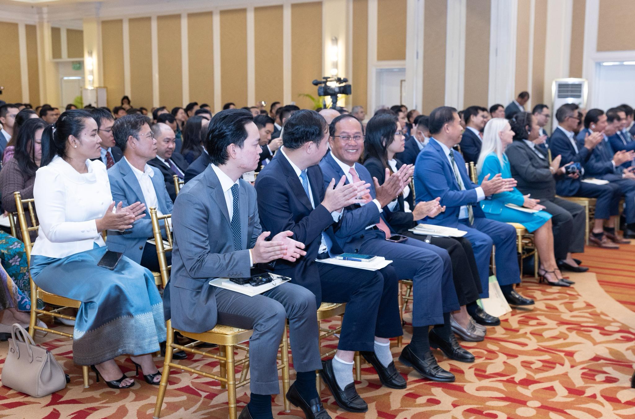 Strong dialogue between government and business is vital for growth